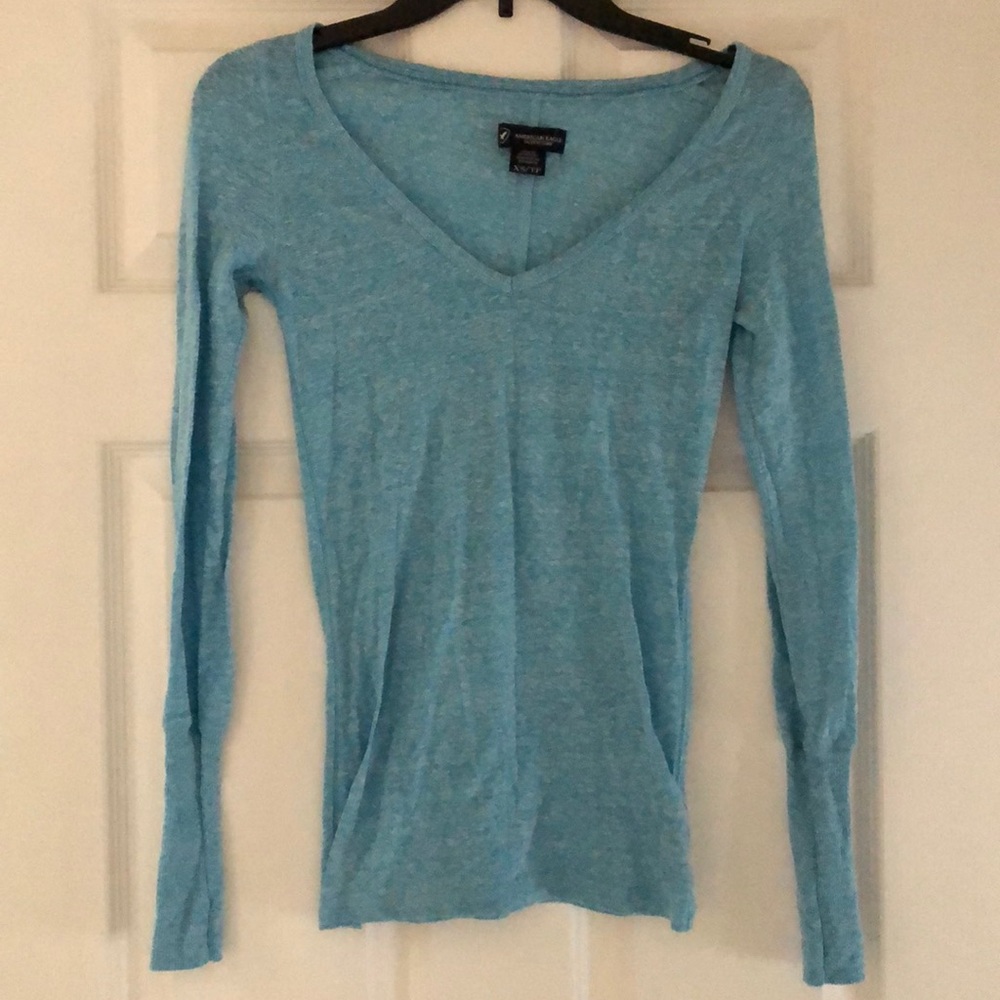 Light blue speckled American Eagle long sleeve tee